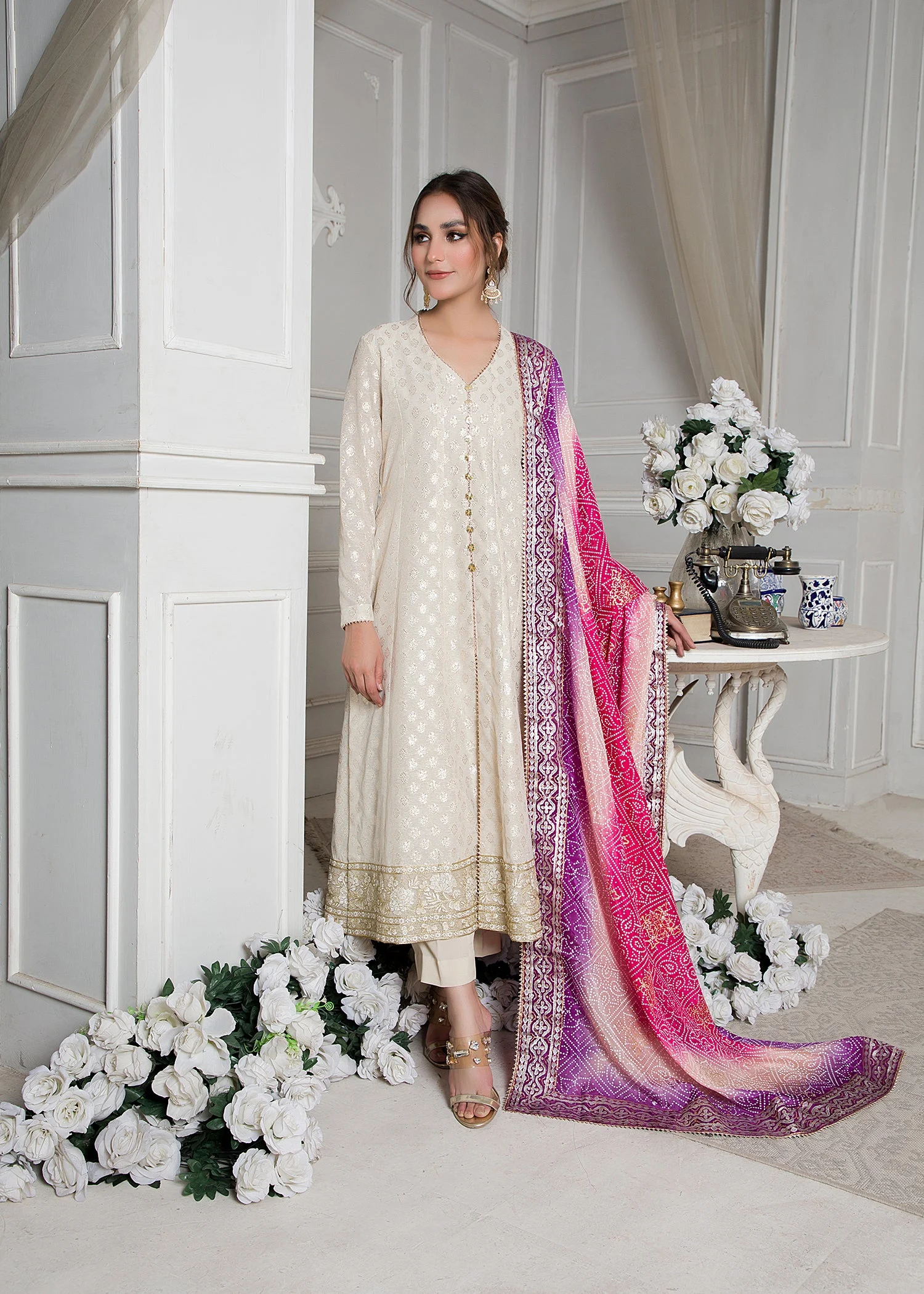Mahsa Pakistani women fashion