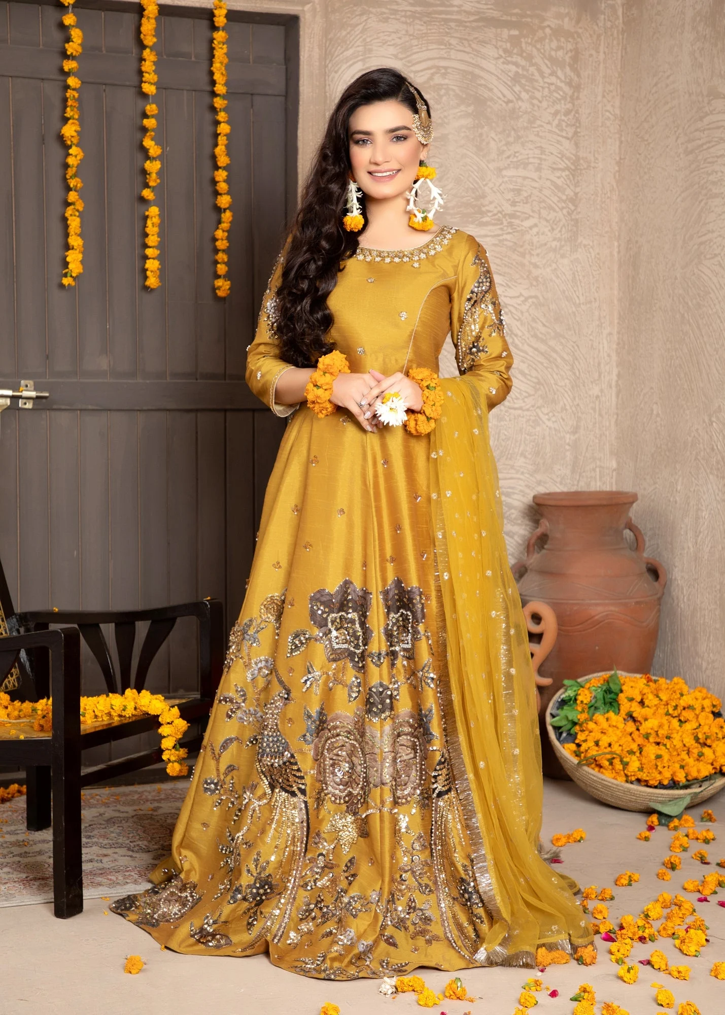 Mahru Pakistani women fashion